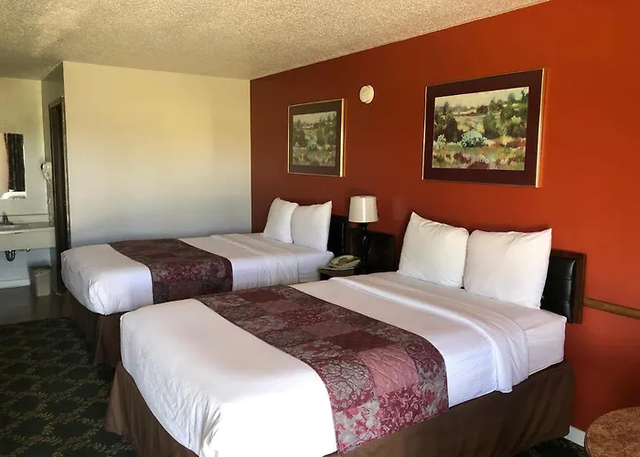 Motel Budget Host